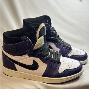 Nike Air Jordan 1 Retro High OG "Court Purple 2.0" sneakers in leather. US7